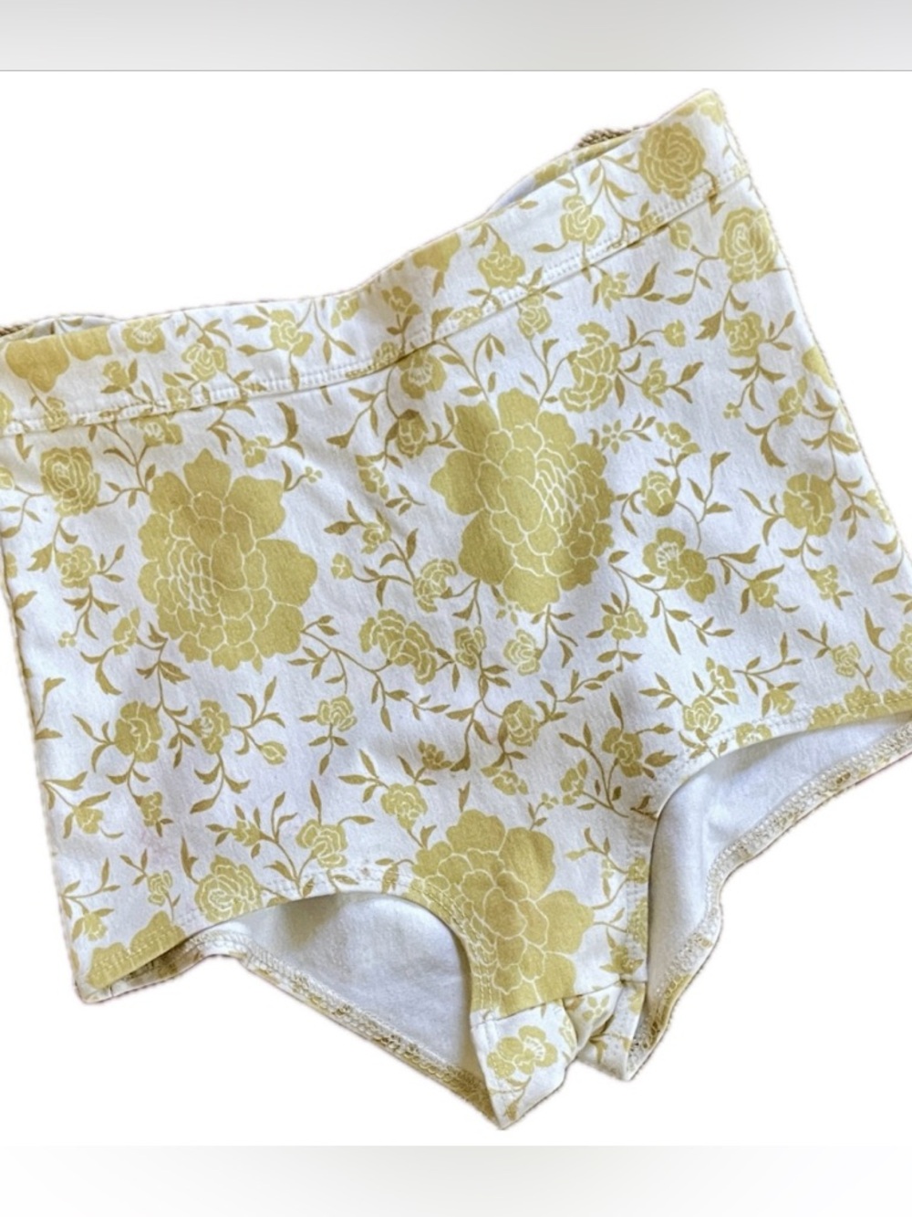 Novella Royale | Gold Flamenco High-Waisted Shorts / Bloomers, Sz S ♥ Like new!